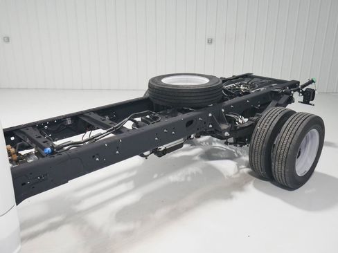 New 2024 Ford F550 4x4 Regular Cab Super Duty w/ XLT Value Package image 7