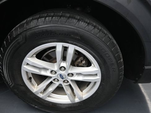 Used 2021 Ford Explorer XLT w/ Equipment Group 202A RWD image 17