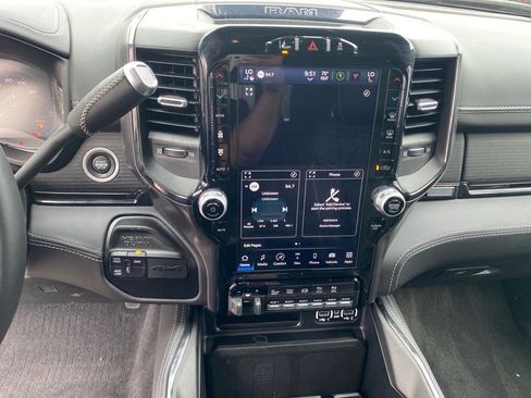 Used 2024 RAM 2500 Limited image 11