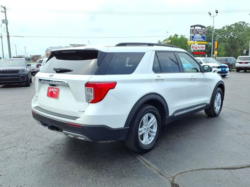 Used 2020 Ford Explorer XLT w/ Equipment Group 202A AWD/4WD image 4