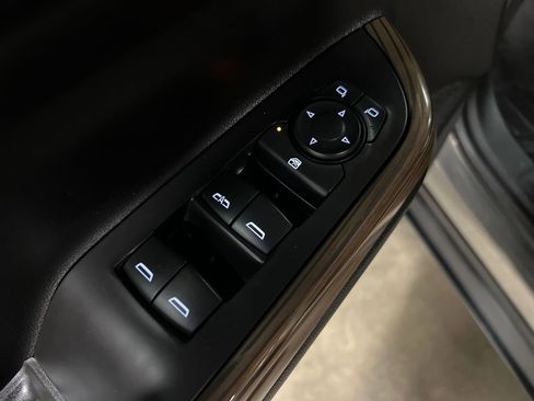 Certified 2019 GMC Acadia SLE AWD/4WD image 17