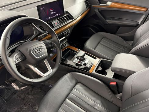Used 2023 Audi Q5 2.0T Premium Plus w/ Premium Plus Package AWD/4WD image 9