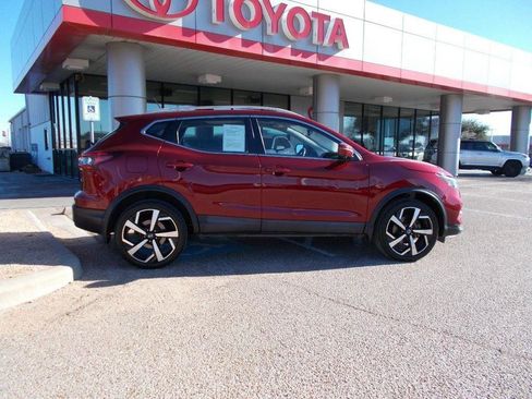 Used 2020 Nissan Rogue Sport SL w/ Premium Package image 6