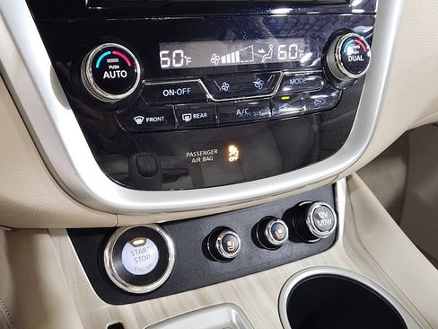 Used 2015 Nissan Murano Platinum w/ Platinum Technology Package FWD image 35