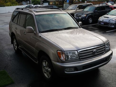 Used 2004 Toyota Land Cruiser image 8