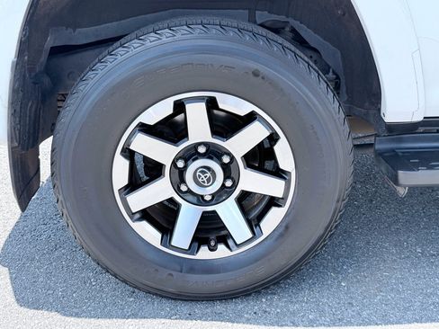 Used 2021 Toyota 4Runner TRD Off-Road Premium AWD/4WD image 35