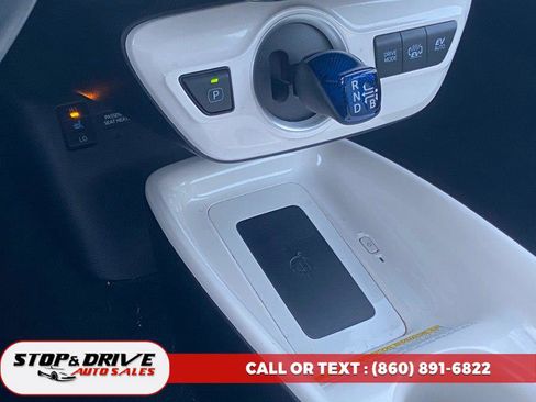 Used 2018 Toyota Prius Prime Advanced image 12