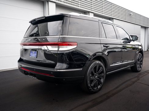 Used 2023 Lincoln Navigator Reserve AWD/4WD image 4