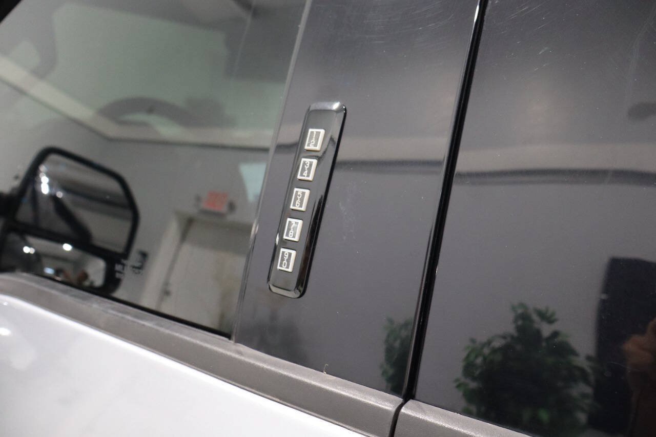 Used 2021 Ford F350 XLT w/ XLT Premium Package AWD/4WD image 32