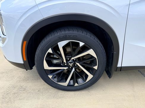 Used 2023 Mitsubishi Outlander SE FWD image 28