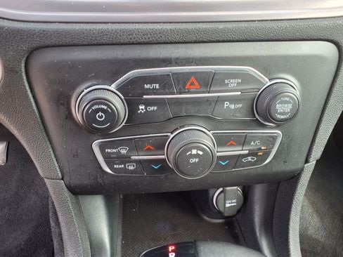 Used 2023 Dodge Charger SXT w/ Blacktop Package image 26