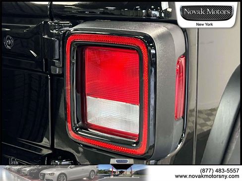 Used 2022 Jeep Wrangler Unlimited Sport image 11