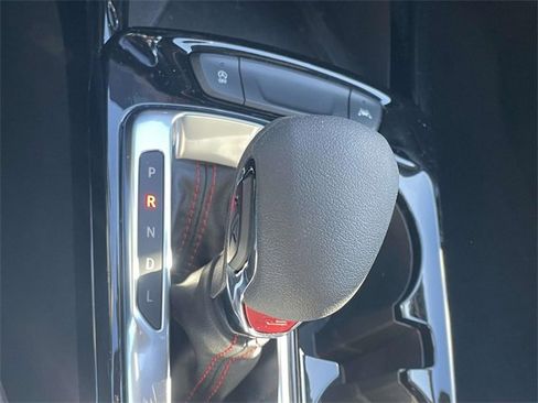 Used 2024 Chevrolet Trax RS w/ Sunroof Package image 20