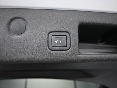 Used 2020 Chevrolet Equinox LT image 27