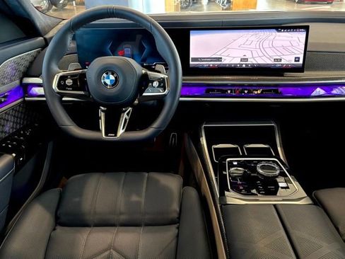 Used 2025 BMW 760i xDrive w/ Executive Package image 20