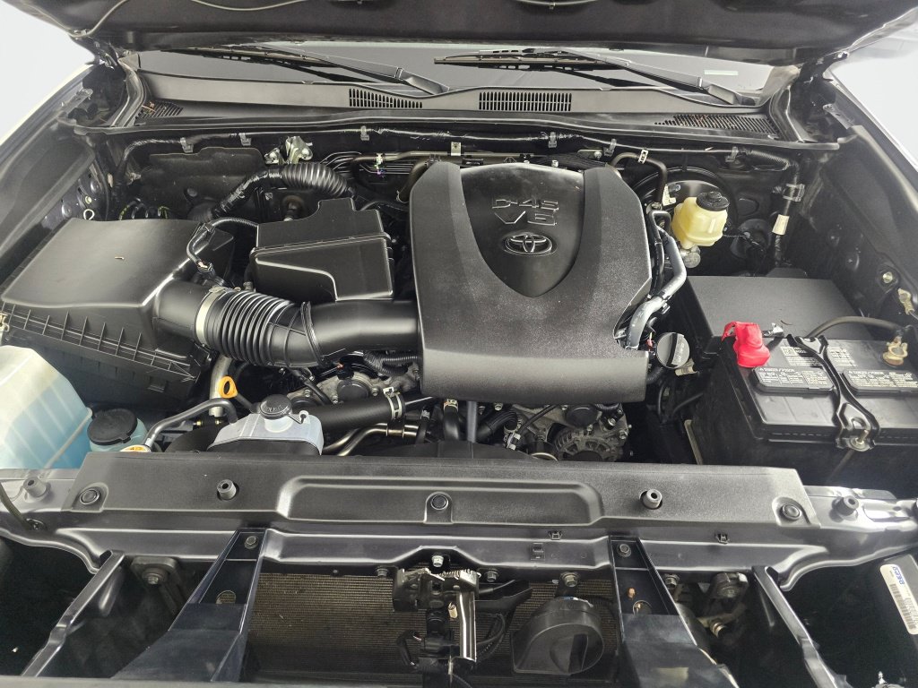 Used 2021 Toyota Tacoma Limited AWD/4WD image 11