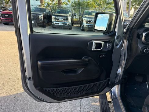 Used 2019 Jeep Wrangler Unlimited Sport S image 13