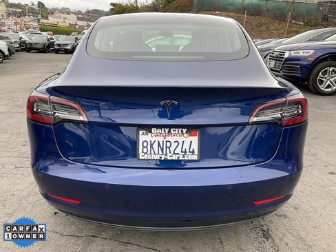 Used 2019 Tesla Model 3 Standard Range Plus image 4