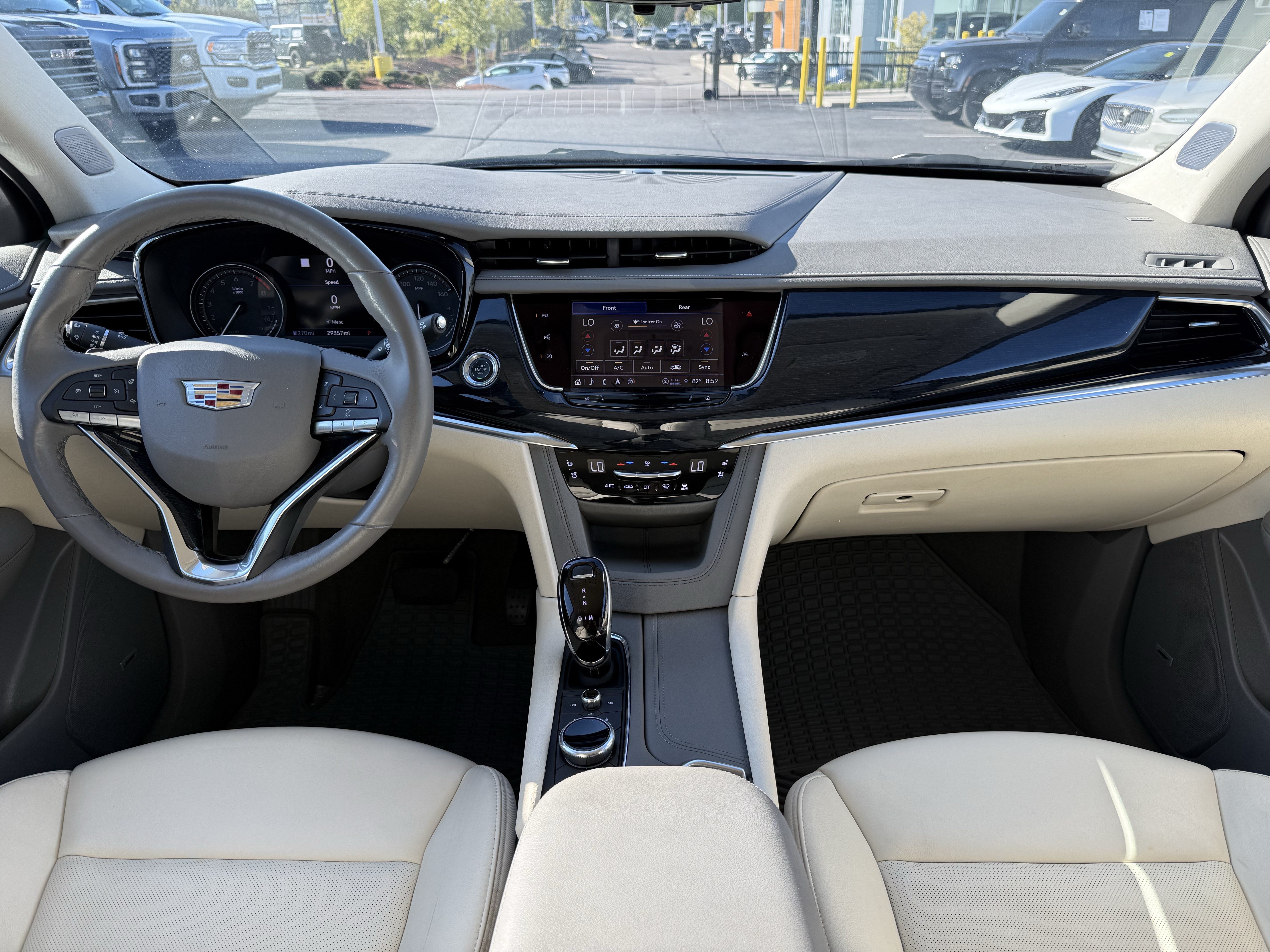 Used 2025 Cadillac XT6 Premium Luxury w/ Technology Package FWD image 30