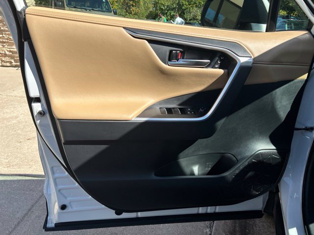 Used 2019 Toyota RAV4 Limited w/ Cold Weather Package AWD/4WD image 15