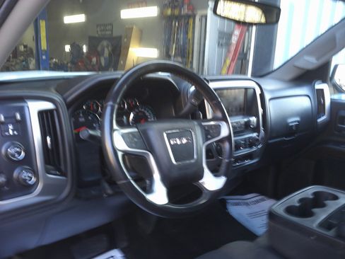 Used 2017 GMC Sierra 1500 SLE w/ SLE Value Package AWD/4WD image 14