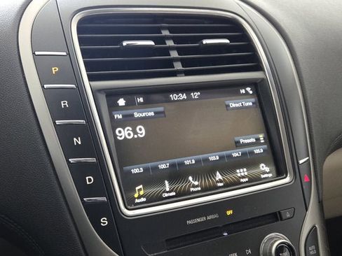 Used 2016 Lincoln MKX Reserve w/ Climate Package image 25