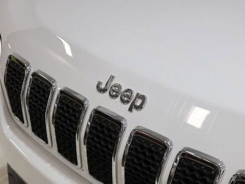 Used 2021 Jeep Cherokee Latitude Plus FWD image 10