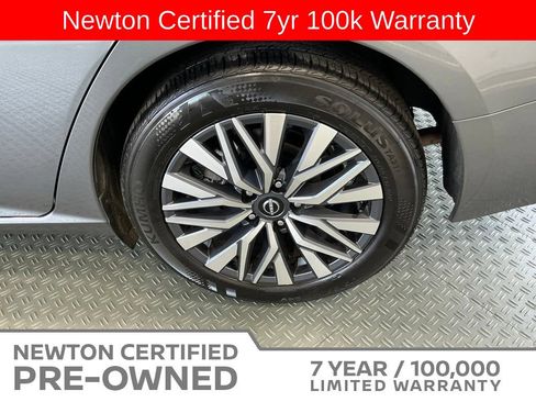 Used 2025 Nissan Altima 2.5 SV FWD image 40
