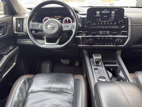 Used 2023 Nissan Pathfinder Platinum w/ Lighting Package (N92) image 31