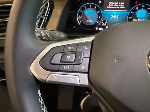 New 2026 Volkswagen Atlas SE image 30