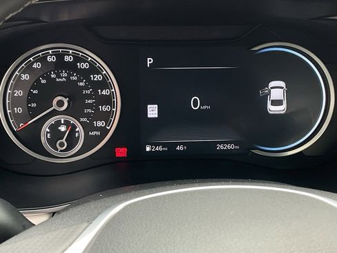 Used 2025 Genesis G70 2.5T image 20