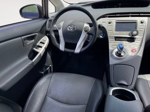 Used 2015 Toyota Prius Four FWD image 11