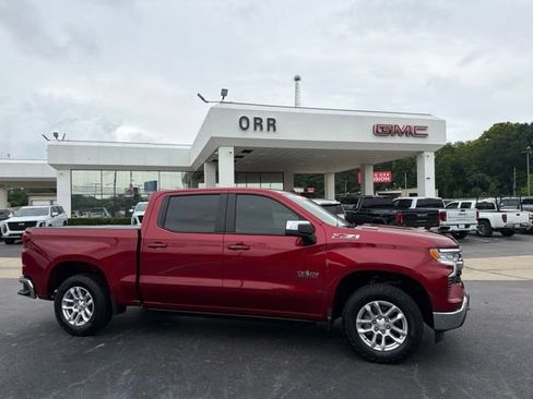 Used 2024 Chevrolet Silverado 1500 LT w/ Z71 Off-Road Package AWD/4WD image 5