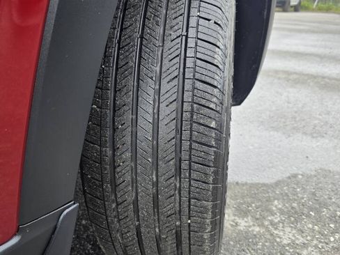 Used 2025 Chevrolet Trax RS FWD image 11