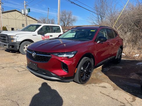 Used 2022 Buick Envision Essence w/ Technology Package II image 2
