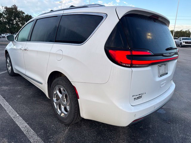 Used 2021 Chrysler Pacifica Limited AWD/4WD image 4