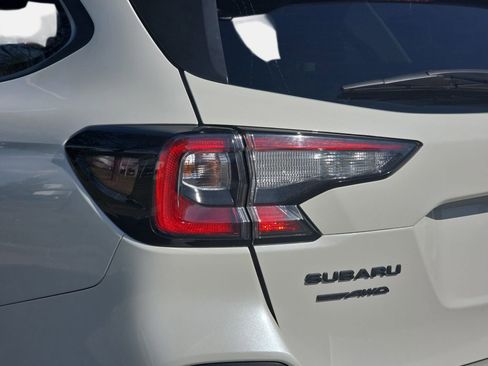 Used 2025 Subaru Outback Onyx Edition AWD/4WD image 32