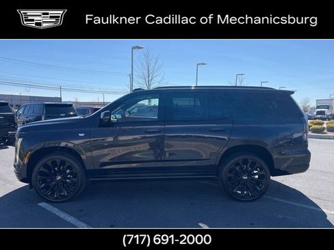 Used 2026 Cadillac Escalade Platinum Sport w/ LPO, ONYX Package image 9