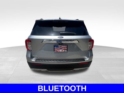 Certified 2022 Ford Explorer XLT w/ Equipment Group 202A image 5