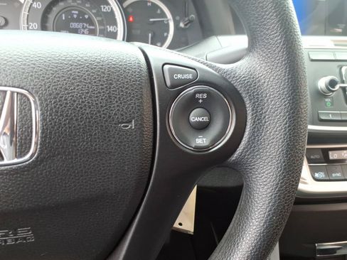 Used 2013 Honda Accord LX image 25