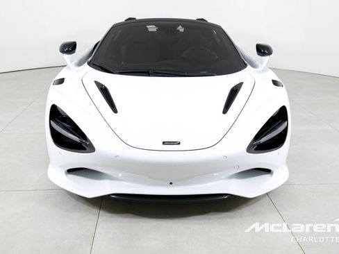 Used 2024 McLaren 750S Spider RWD image 5