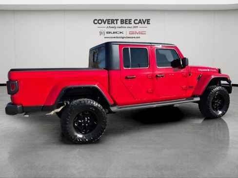 Used 2021 Jeep Gladiator Willys image 10