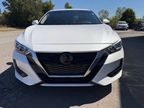 Used 2022 Nissan Sentra SV w/ SV Premium Package FWD image 2