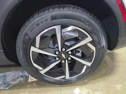 New 2026 Chevrolet Equinox EV LT image 34