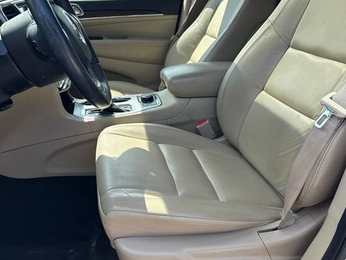 Used 2018 Jeep Grand Cherokee Limited AWD/4WD image 17