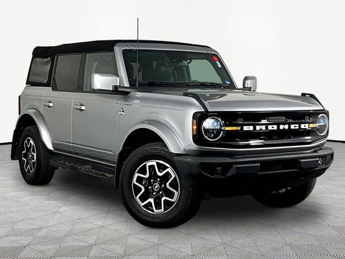 Used 2023 Ford Bronco Outer Banks AWD/4WD image 3