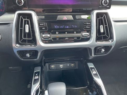 Used 2023 Kia Sorento SX FWD image 18