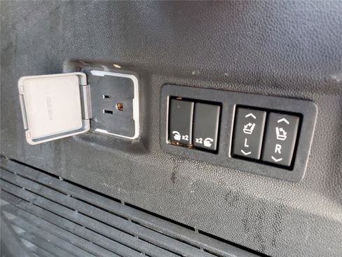 Used 2021 Chevrolet Tahoe High Country w/ Premium Package image 8