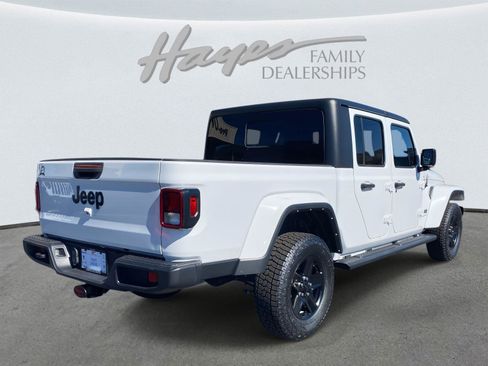 Used 2021 Jeep Gladiator Sport image 41