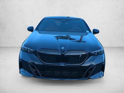 Used 2025 BMW i5 xDrive40 w/ M Sport Package AWD/4WD image 2